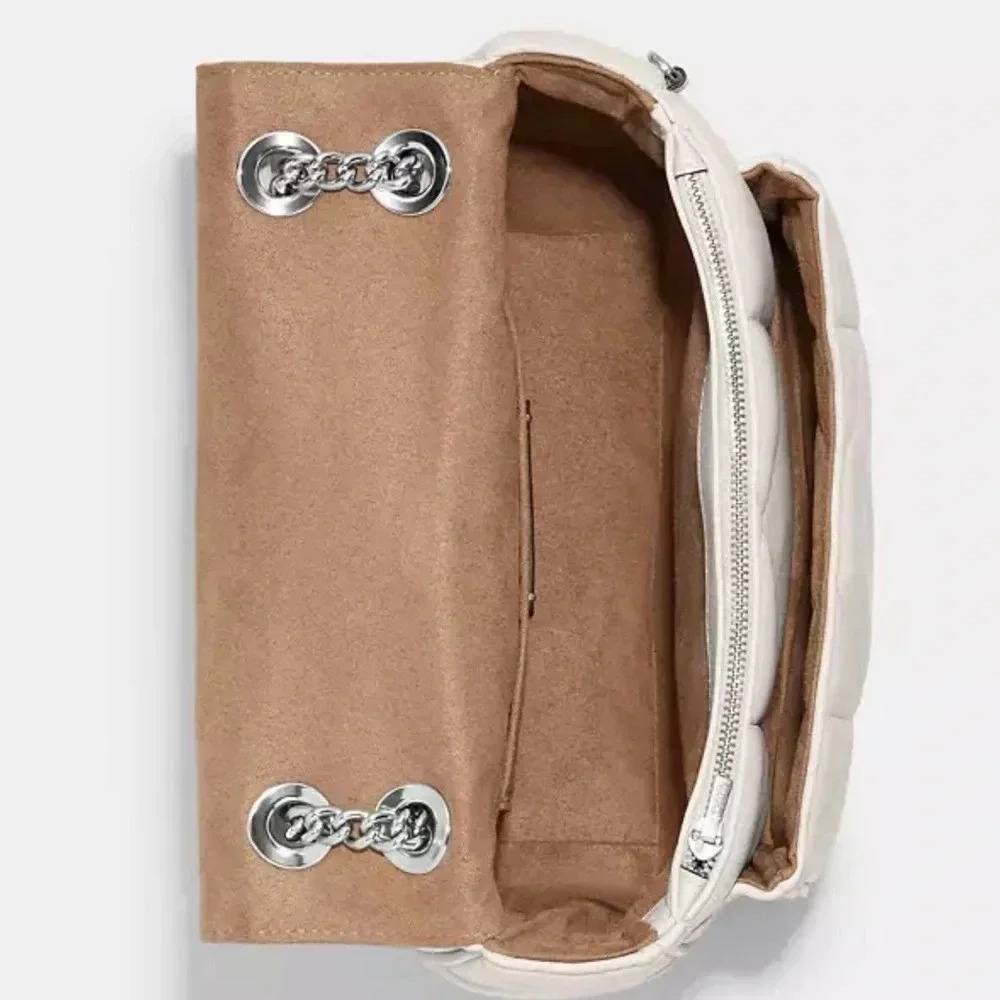 Coach Klare Crossbody 25 With Puffy Diamond Quilting NWT MSRP 550$ - Picture 3 of 8